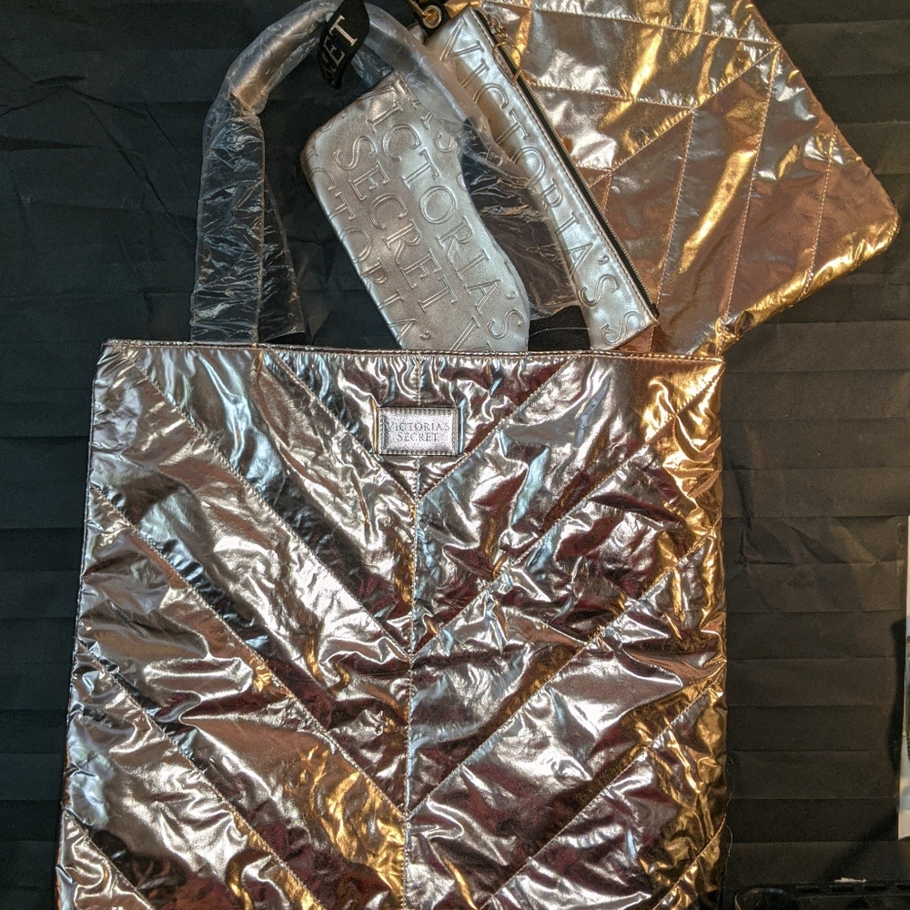 VS tote with 2 matching Cosmo bags